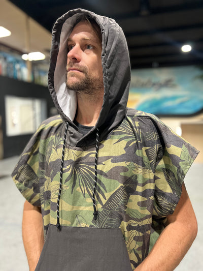 Waterboyz Jungle Green Shoreline Changing Poncho