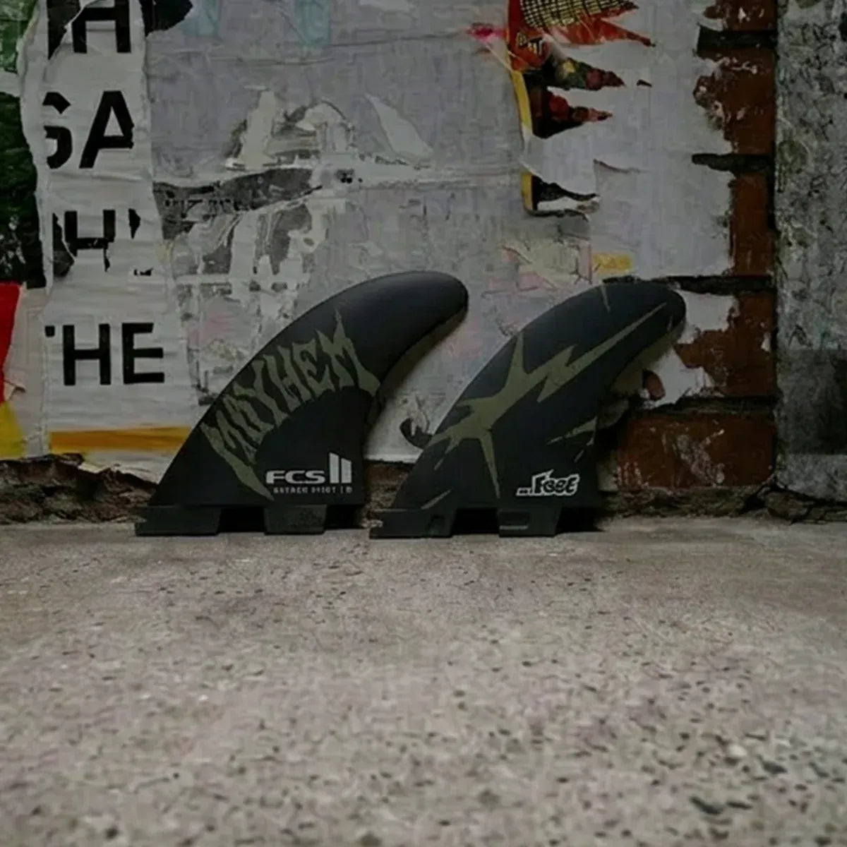 FCS II Mayhem Pivot PC Carbon MED Tri Fins - Sand – Waterboyz