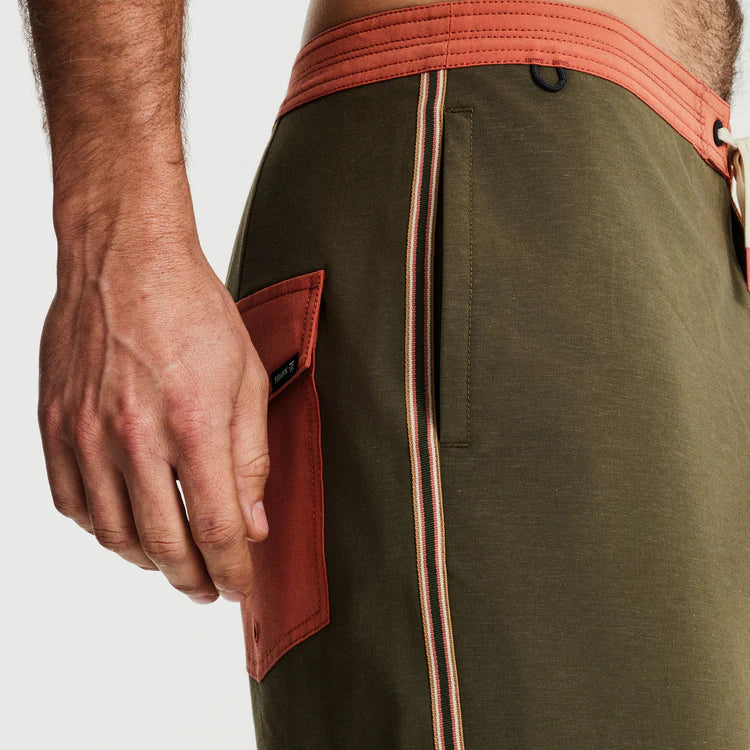 Roark Chiller 17" Mixtap Pignoli Brown Boardshorts