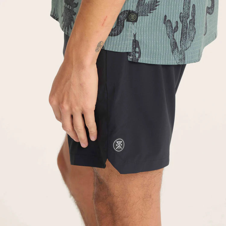 Roark 7" Serrano Black Shorts