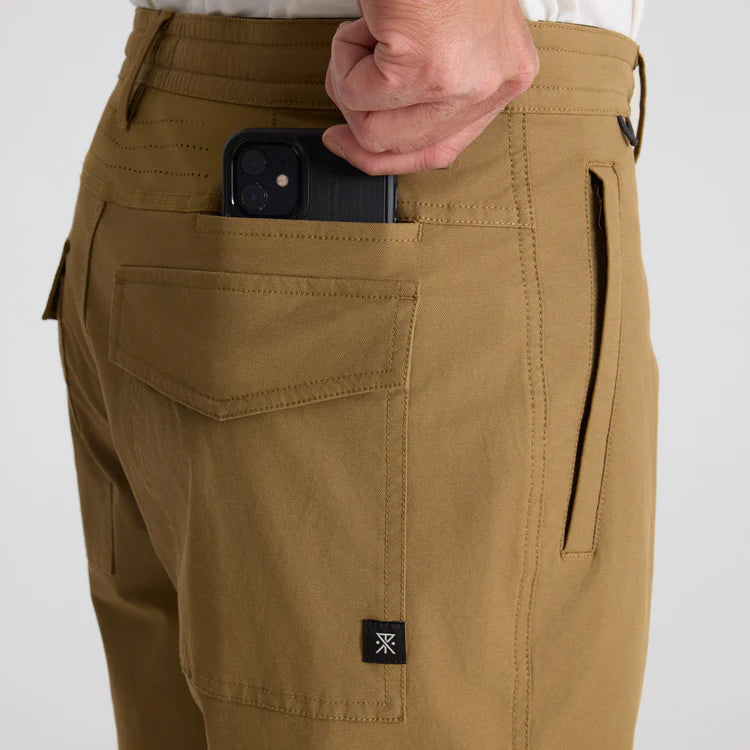 Roark Layover Pro Traveler Short - Dark Khaki