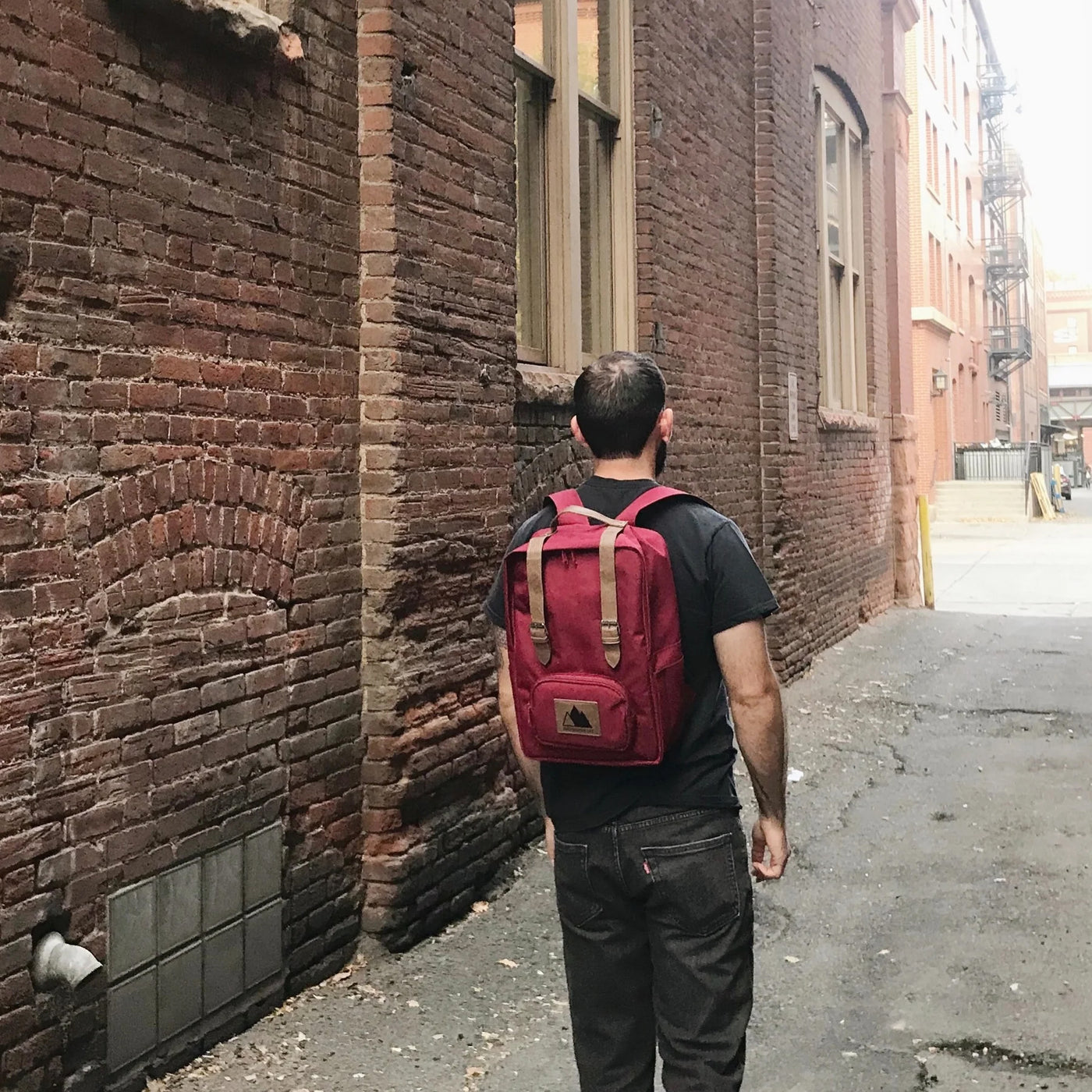 Adventurist Classic Backpack - Brick