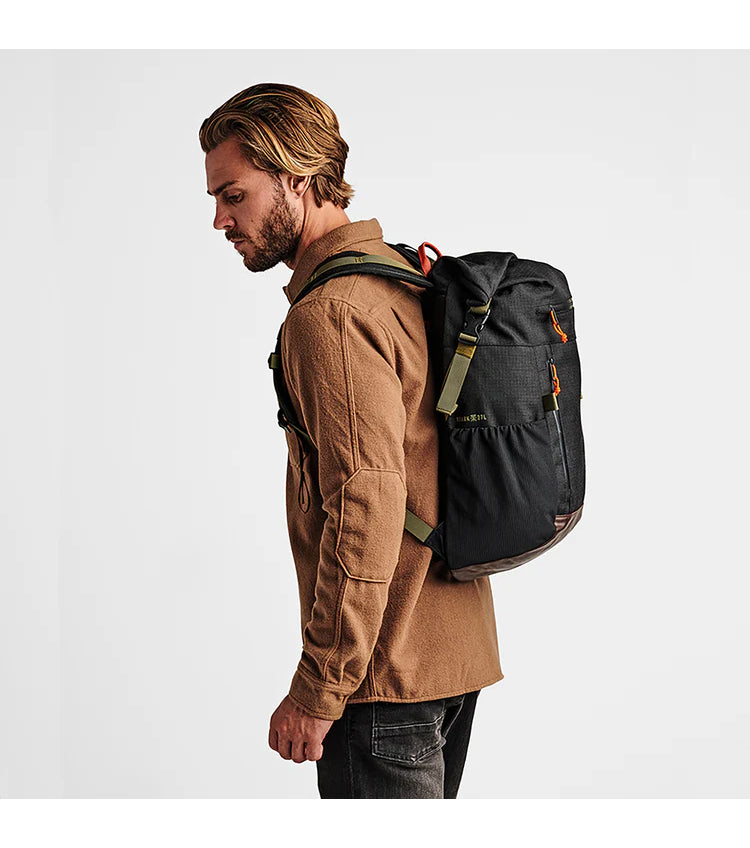 Roark Passenger 27L Pack Black/Military