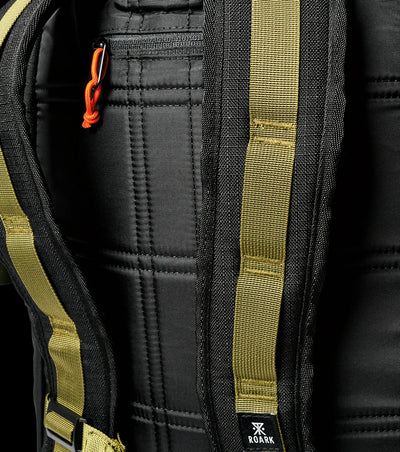 Roark Passenger 27L Pack Black/Military