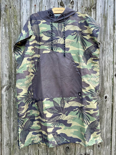 Waterboyz Jungle Green Shoreline Changing Poncho