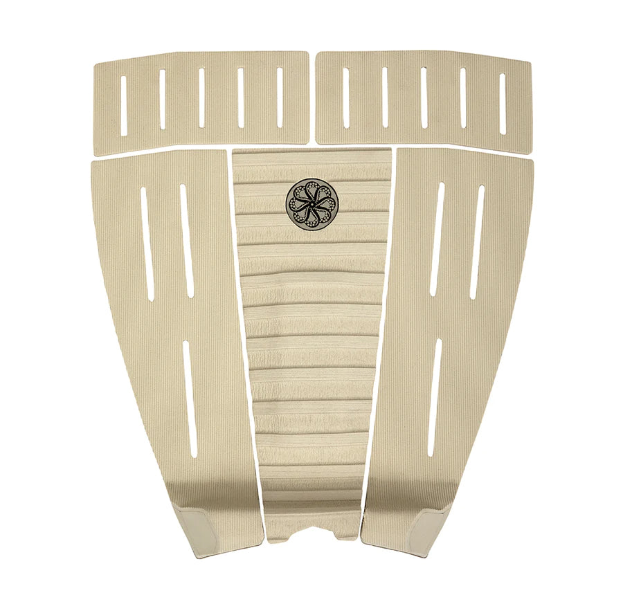 Octopus Chippa Wilson III surf traction pad, three-piece black EVA foam design with grooves for maximum grip.
